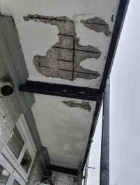 Balkonreparatie Betonreparatie schilderwerk en triflex profloor ststeem VvE Haarlemmermeerstraat Amsterdam 3